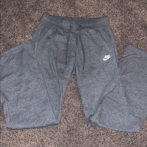 NIKE SWEATPANTS
